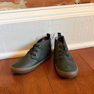Boys Green faux Leather Chukka Boots